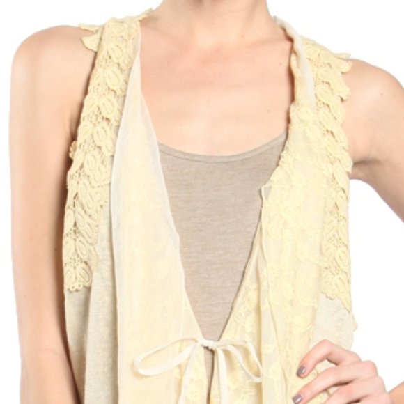🎉Pale Yellow Crochet Detail Vest - Picture 7 of 8